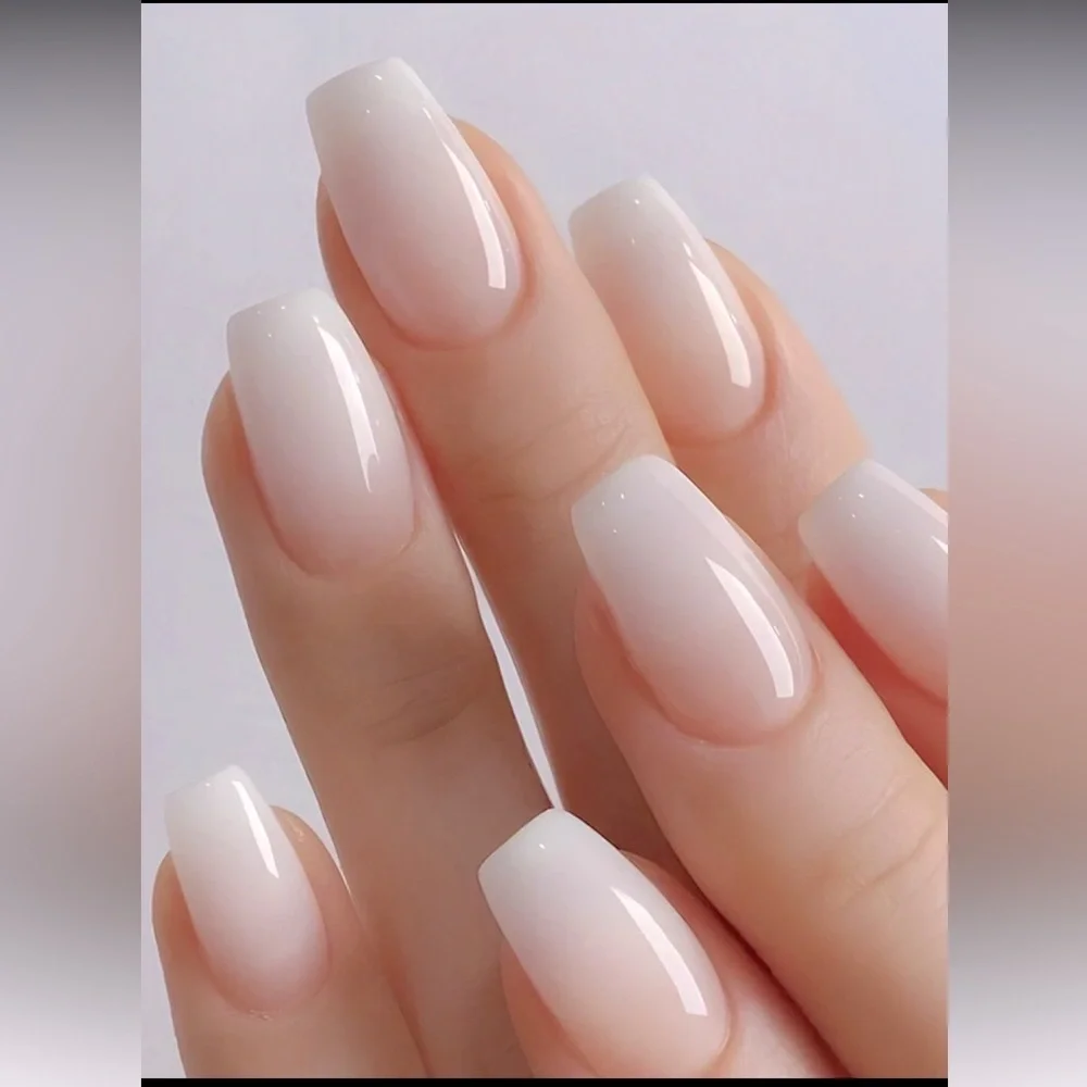 Gradient Ice Press On Nail Set NEW 🏷️